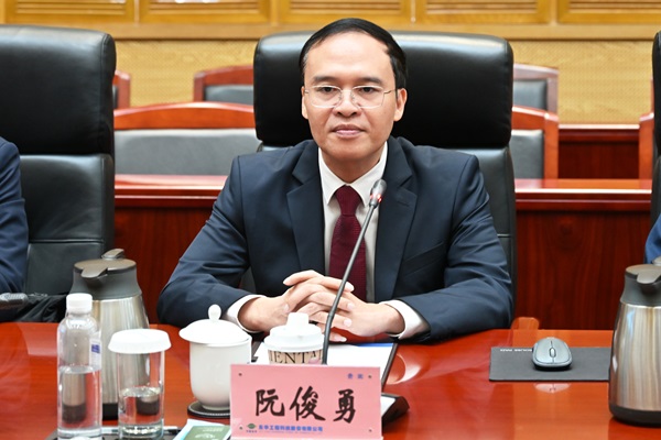 1768533889684 DSC_2433