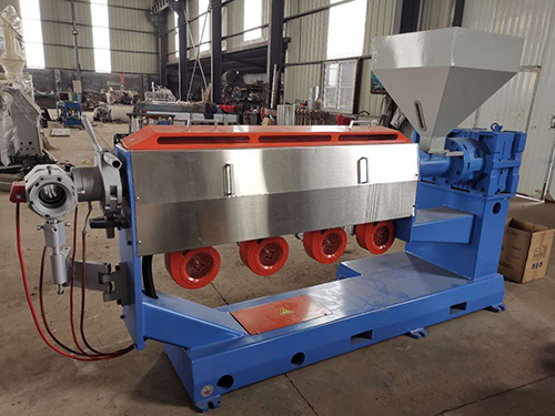 塑料挤出生产线节能设计与自动化集成方案